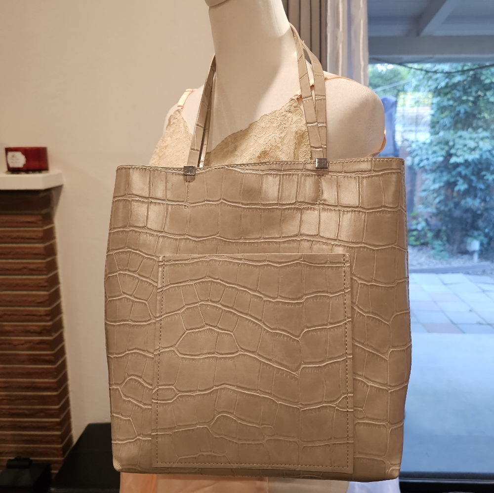 Zara Beige Tote with Outside Pocket EUC